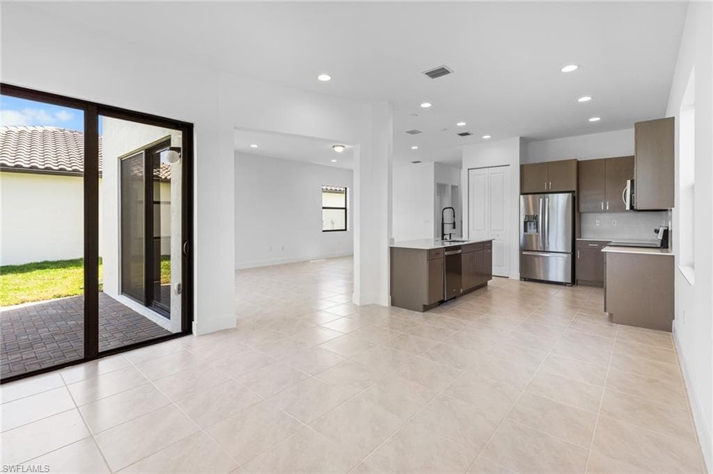 5693 Cassidy LN, AVE MARIA FL 34142-7