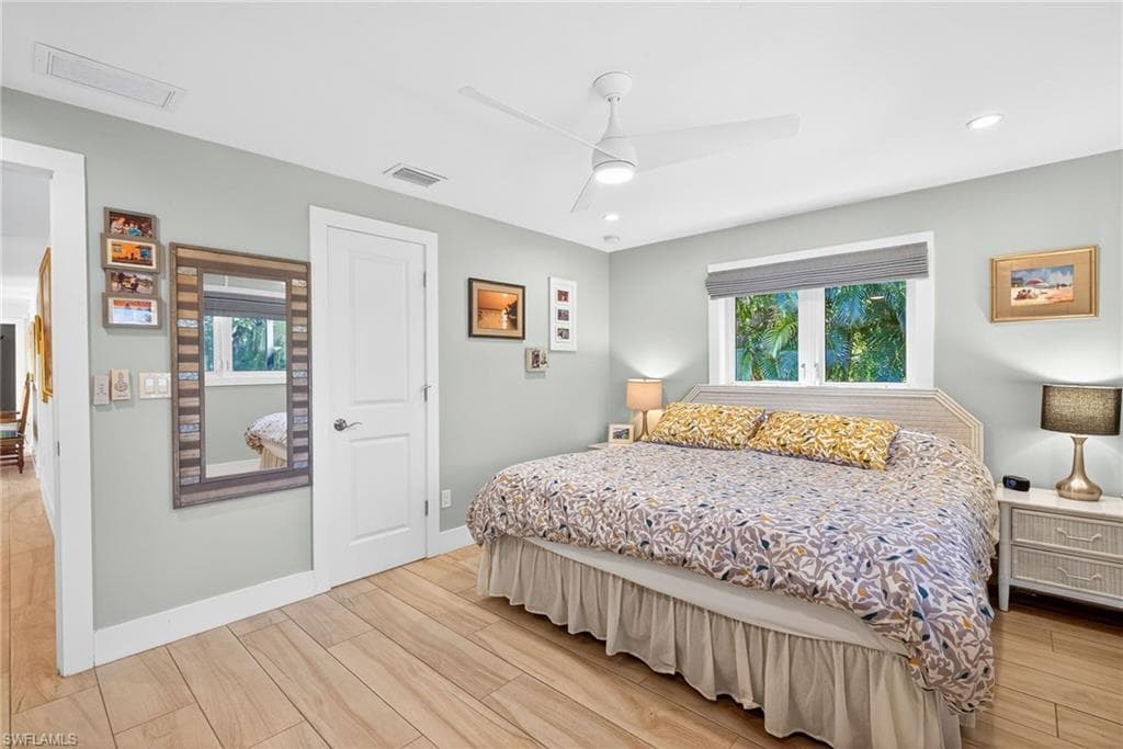 1065 Fish Crow RD, SANIBEL FL 33957-25