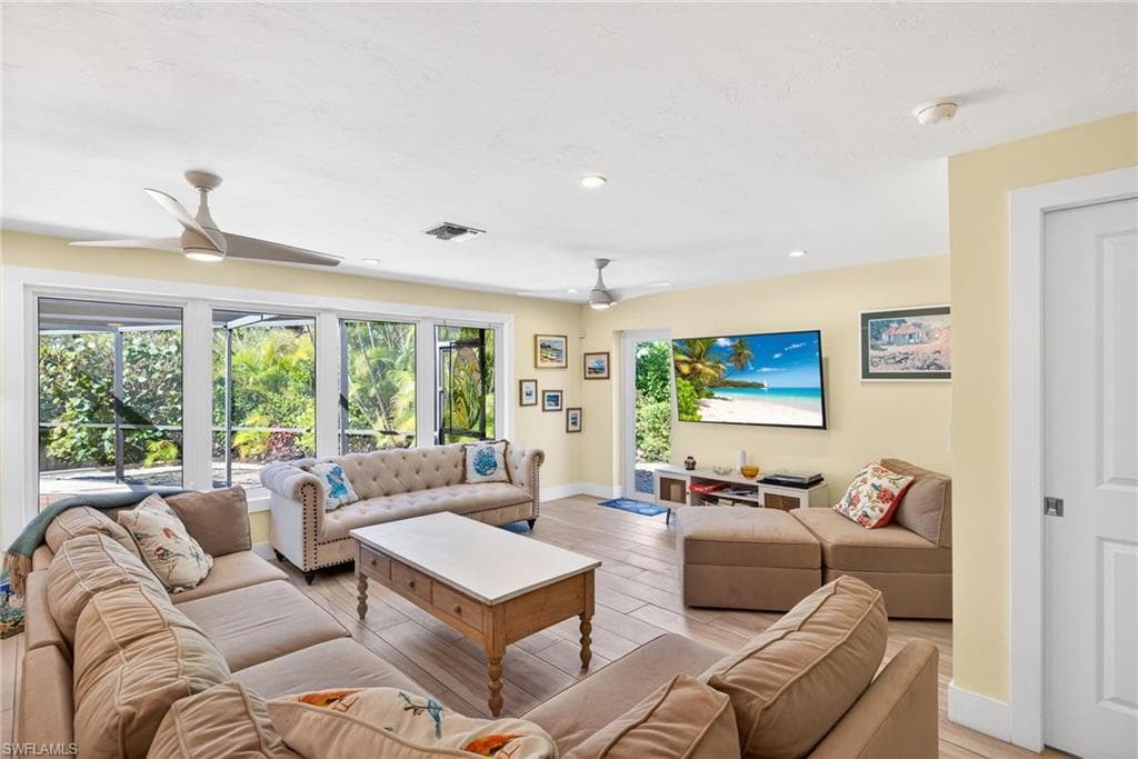 1065 Fish Crow RD, SANIBEL FL 33957-21