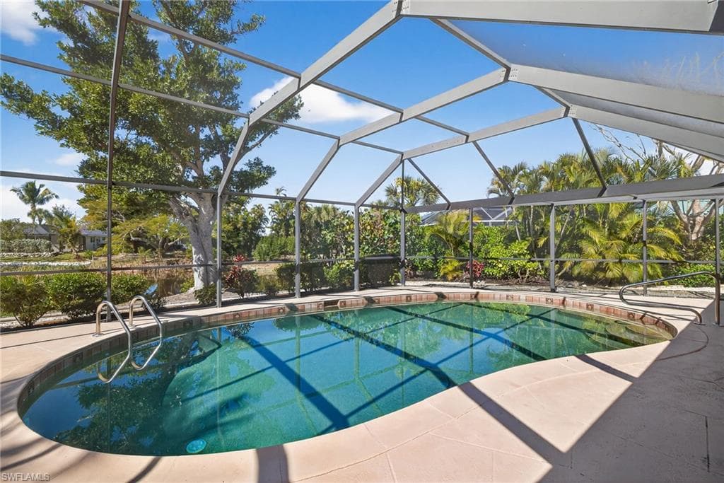 1065 Fish Crow RD, SANIBEL FL 33957-2
