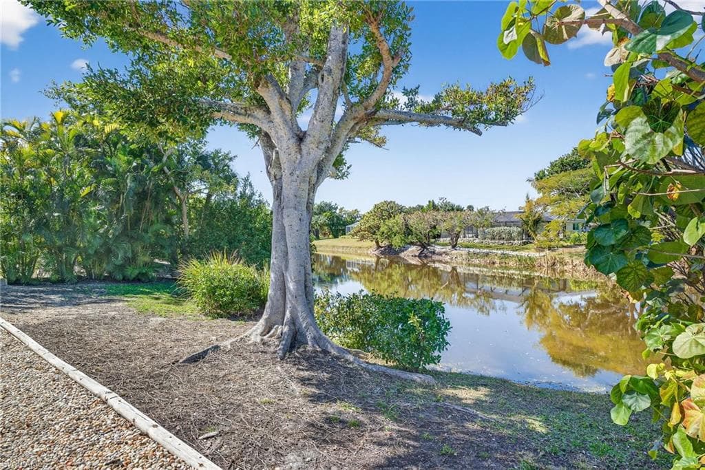 1065 Fish Crow RD, SANIBEL FL 33957-35
