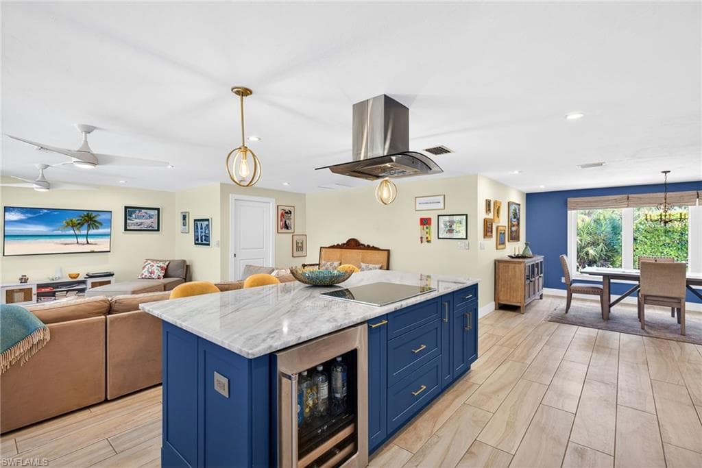 1065 Fish Crow RD, SANIBEL FL 33957-19