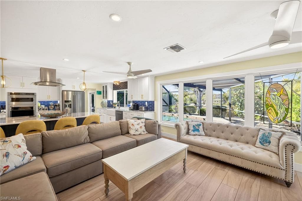 1065 Fish Crow RD, SANIBEL FL 33957-23