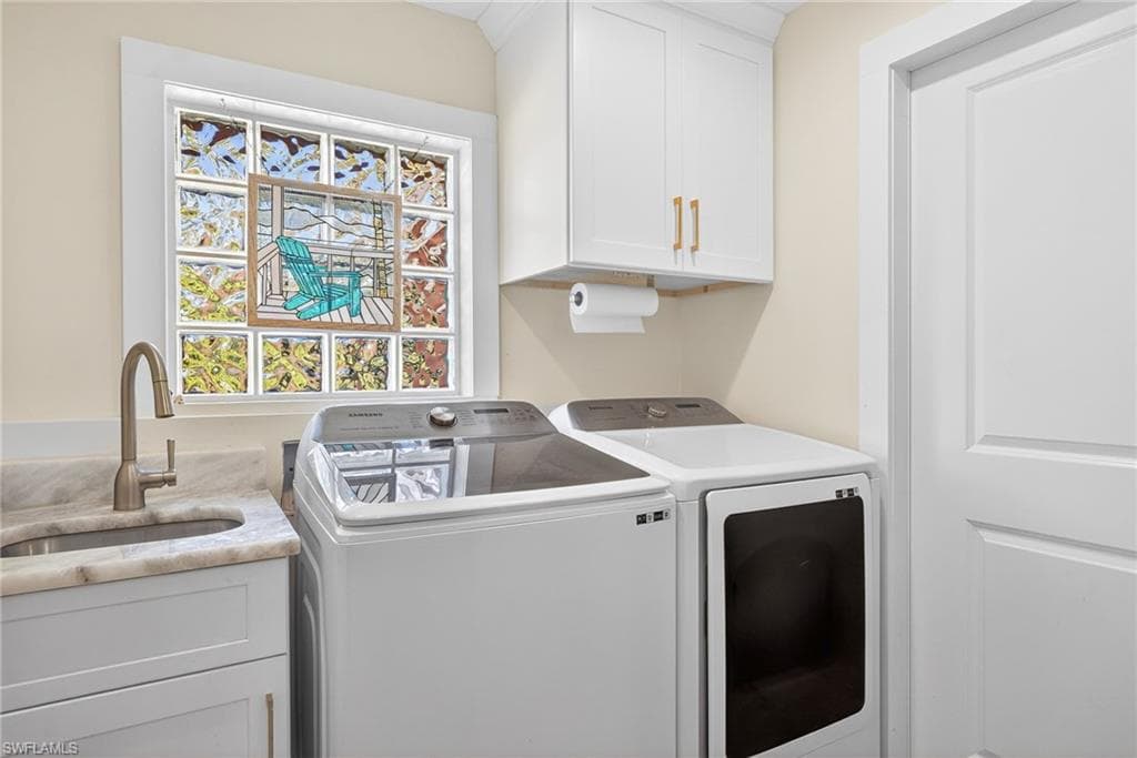 1065 Fish Crow RD, SANIBEL FL 33957-33