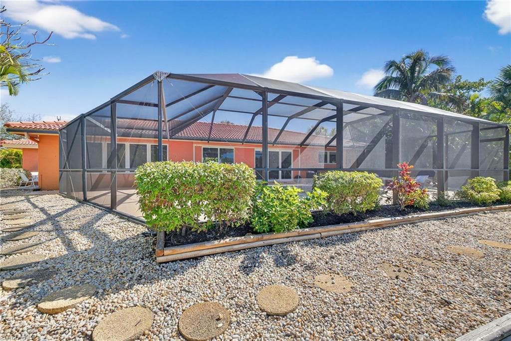 1065 Fish Crow RD, SANIBEL FL 33957-36