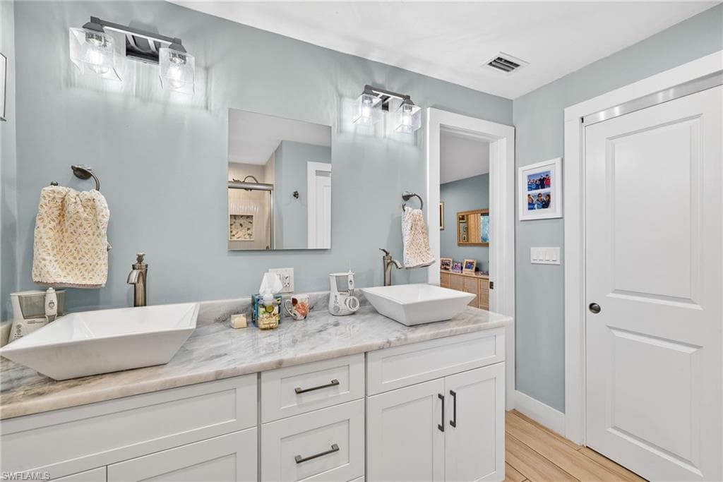 1065 Fish Crow RD, SANIBEL FL 33957-30