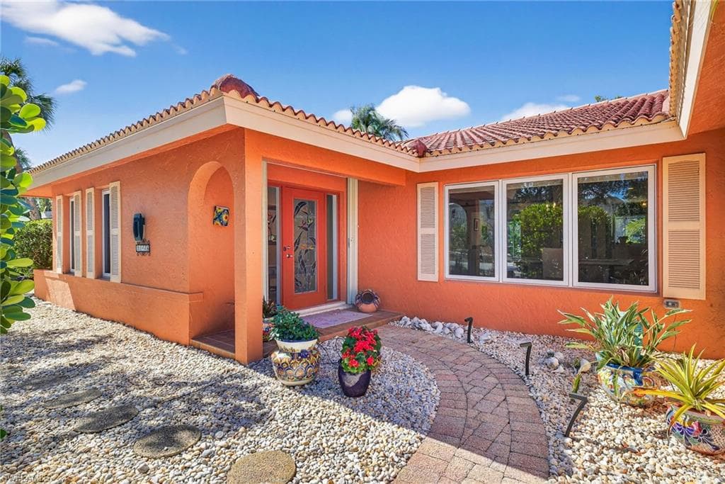 1065 Fish Crow RD, SANIBEL FL 33957-38