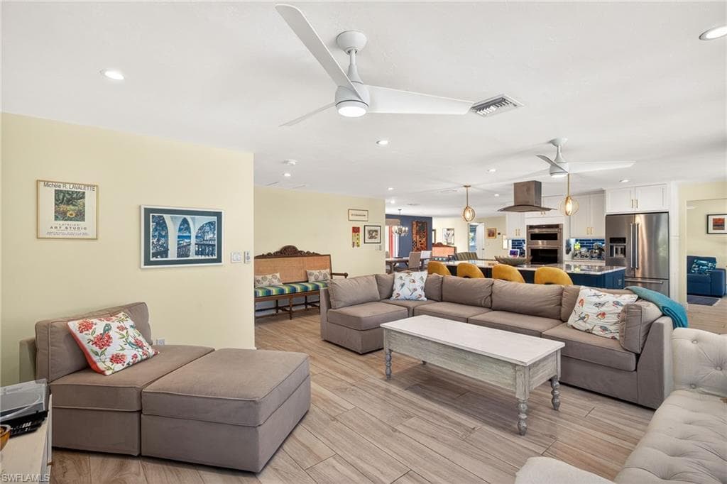 1065 Fish Crow RD, SANIBEL FL 33957-24