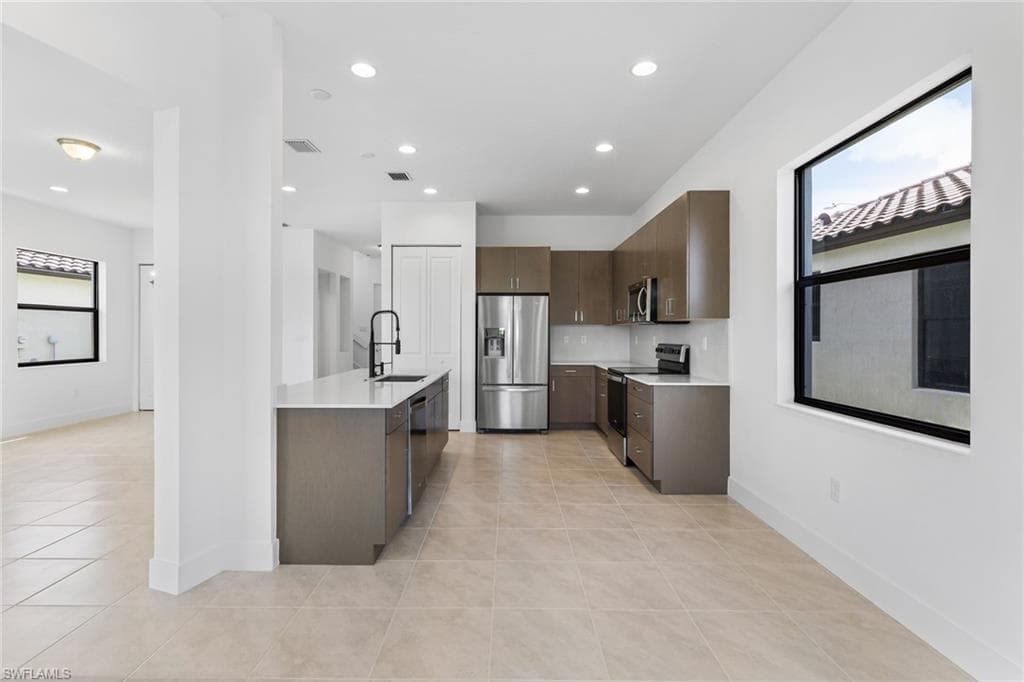 5693 Cassidy LN, AVE MARIA FL 34142-8