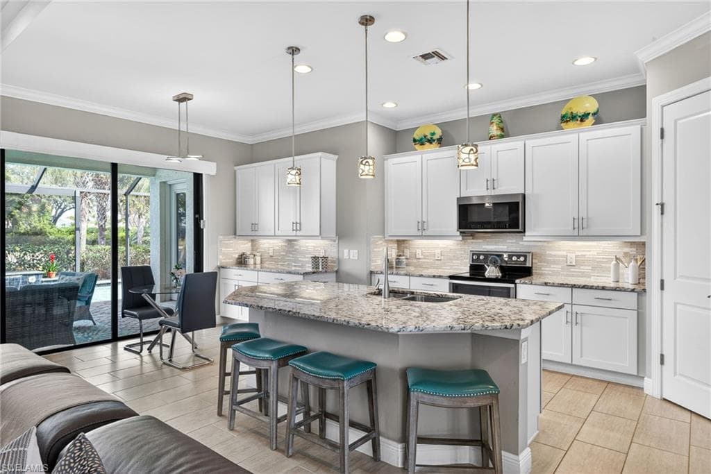 11910 White Stone DR, FORT MYERS FL 33913-12