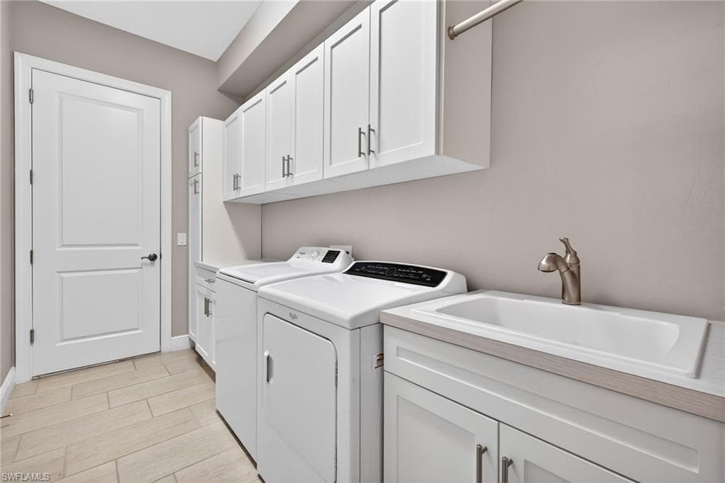 11910 White Stone DR, FORT MYERS FL 33913-29