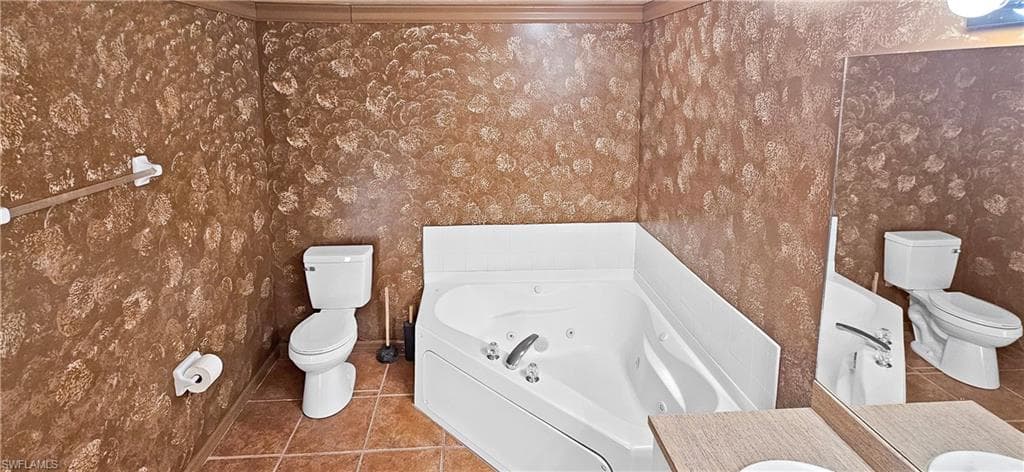 6078 Laurelwood DR, FORT MYERS FL 33905-29