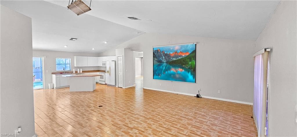 6078 Laurelwood DR, FORT MYERS FL 33905-17