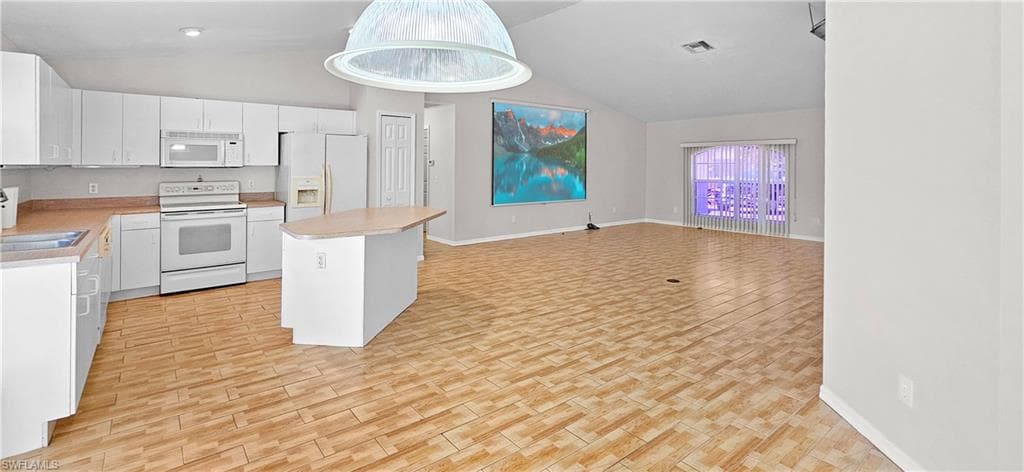 6078 Laurelwood DR, FORT MYERS FL 33905-20