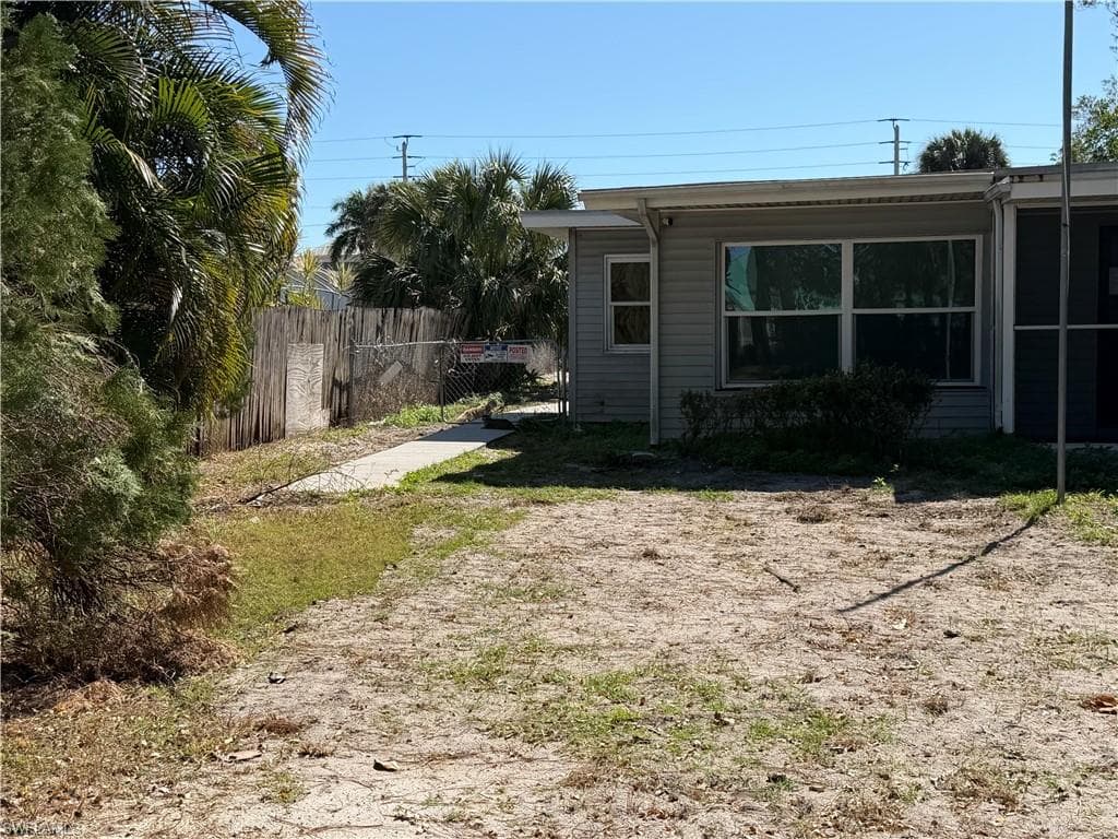 2632 Weeks AVE, NAPLES FL 34112-5