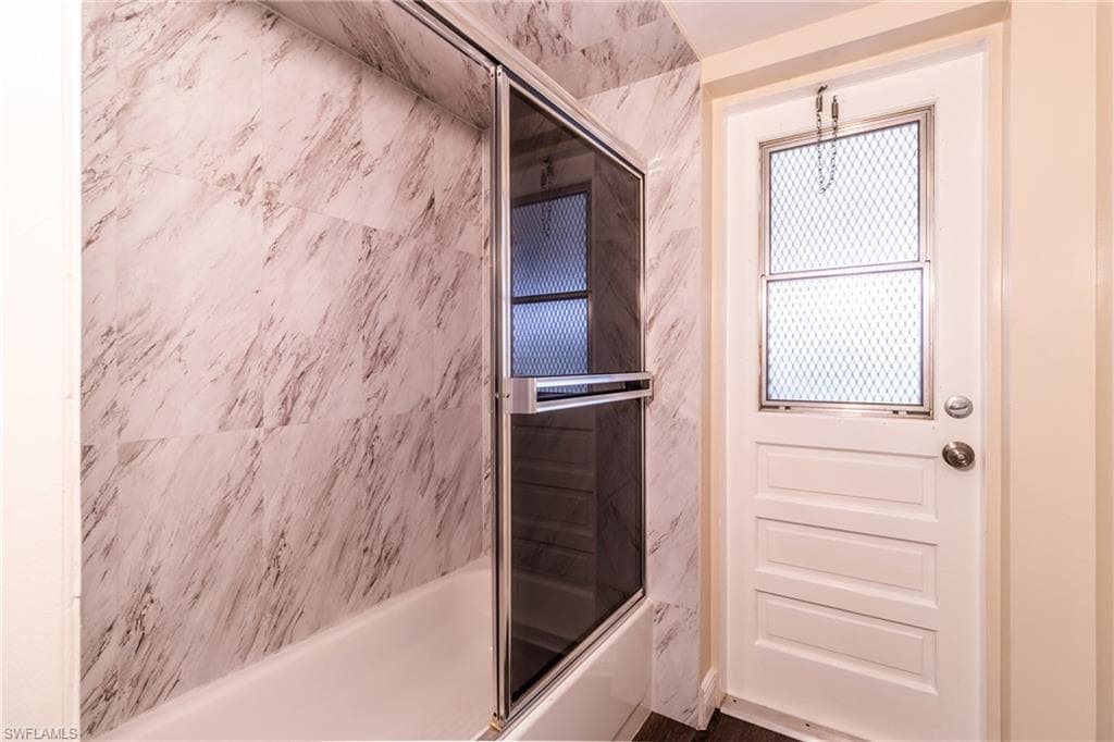 2523 SE 24th PL, CAPE CORAL FL 33904-23