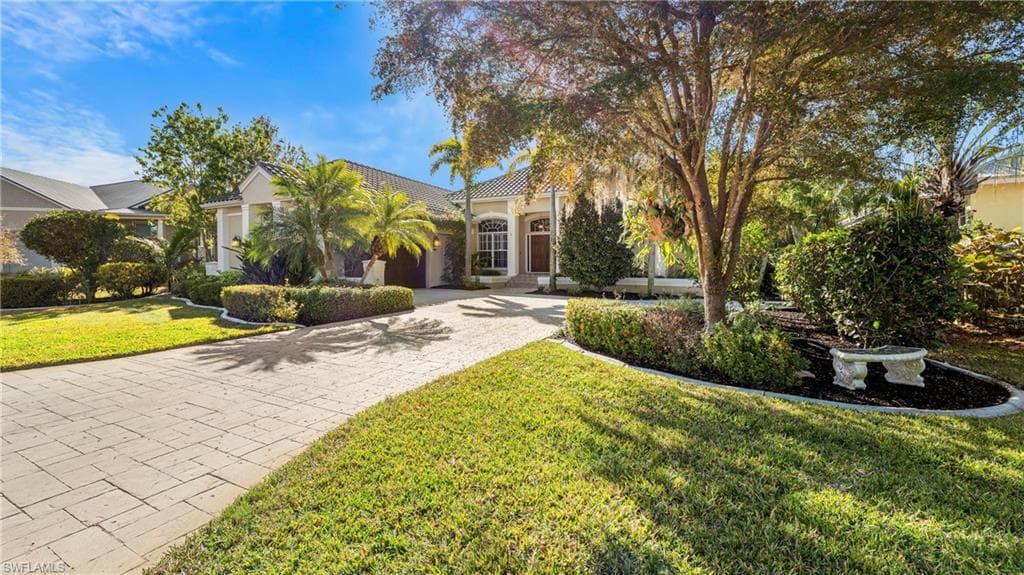 8558 S Lake CIR, FORT MYERS FL 33908-2