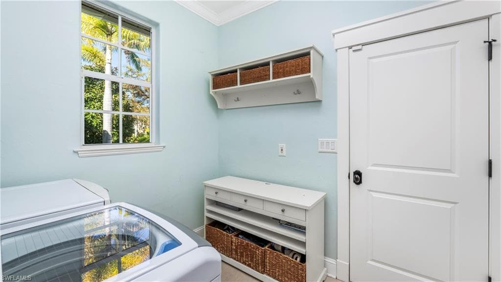 8558 S Lake CIR, FORT MYERS FL 33908-32