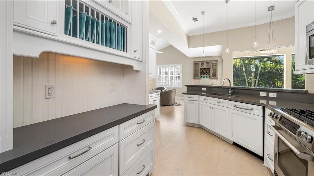 8558 S Lake CIR, FORT MYERS FL 33908-17