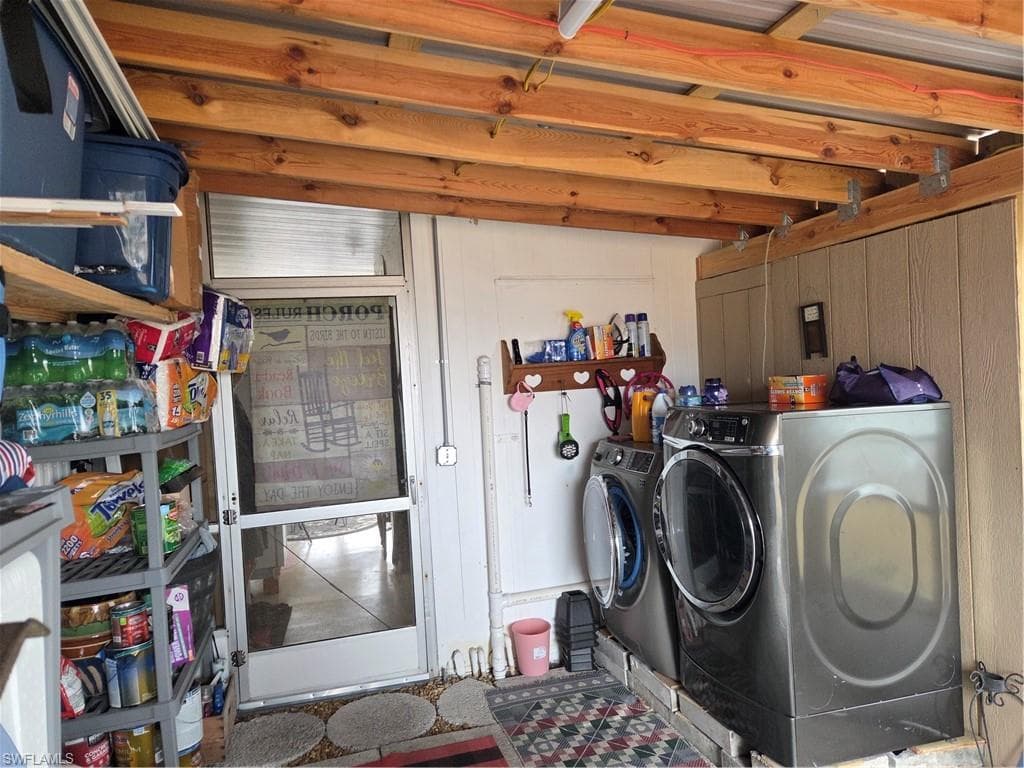 881 Homestead DR, NORTH FORT MYERS FL 33917-26