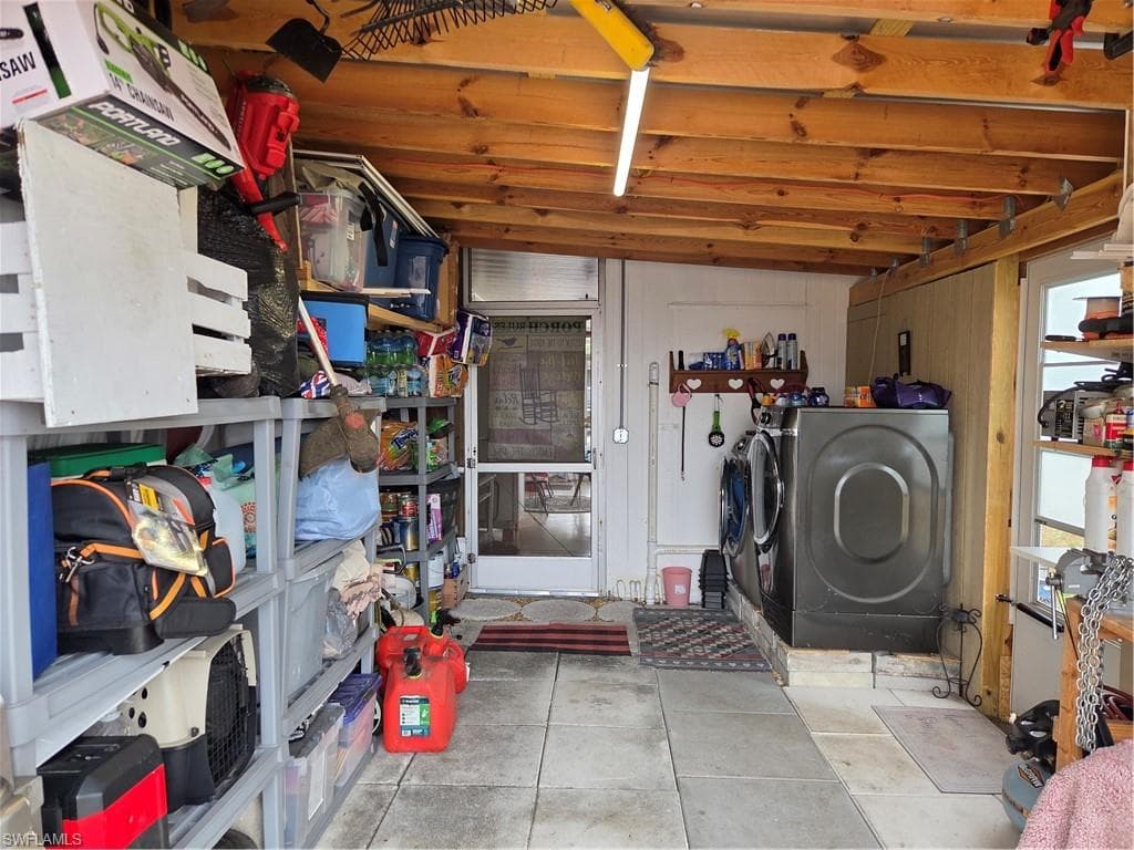 881 Homestead DR, NORTH FORT MYERS FL 33917-27