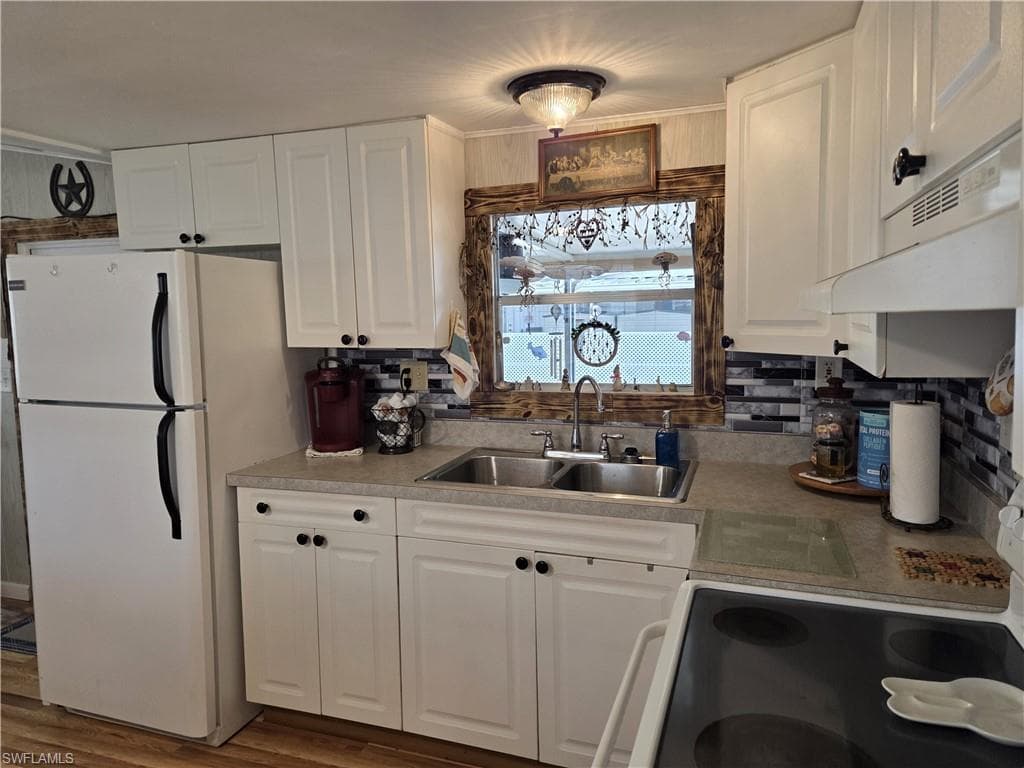 881 Homestead DR, NORTH FORT MYERS FL 33917-8