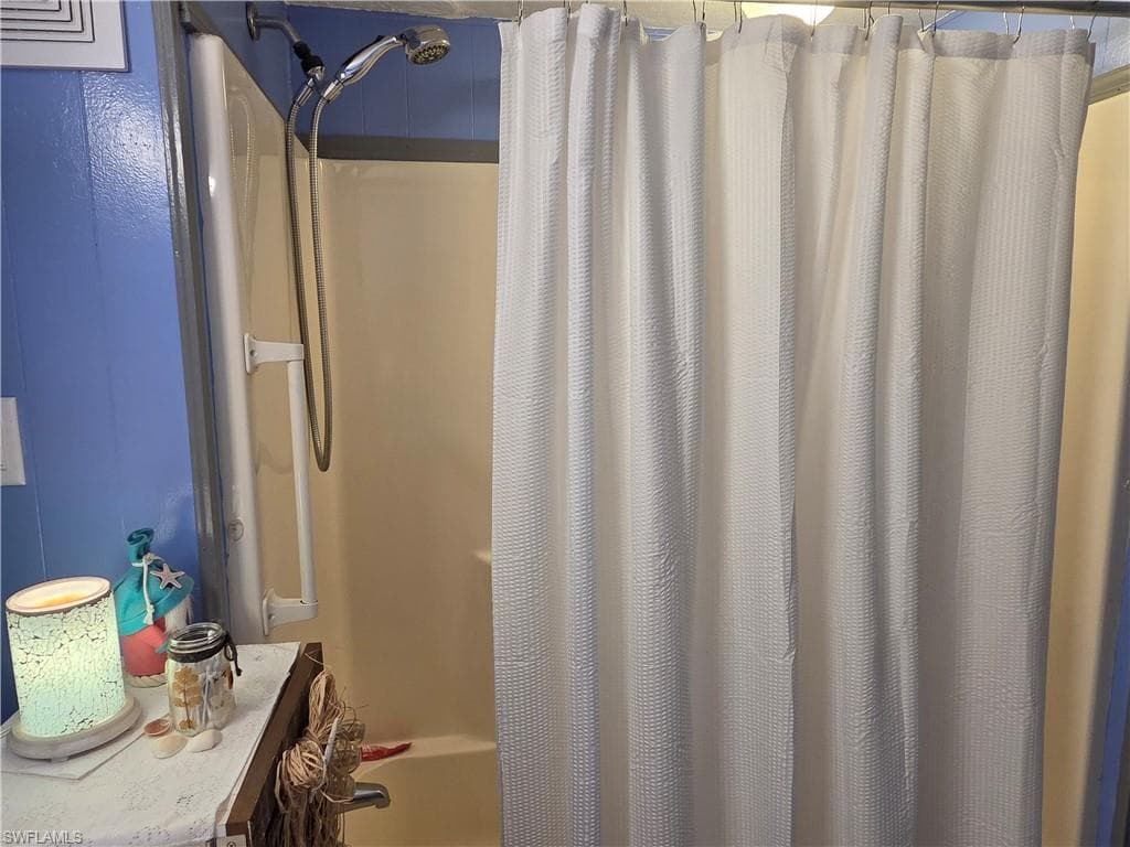 881 Homestead DR, NORTH FORT MYERS FL 33917-17