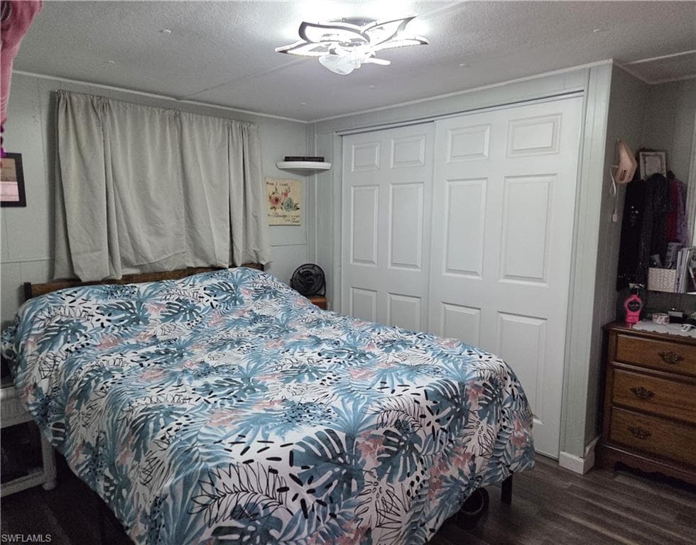 881 Homestead DR, NORTH FORT MYERS FL 33917-18