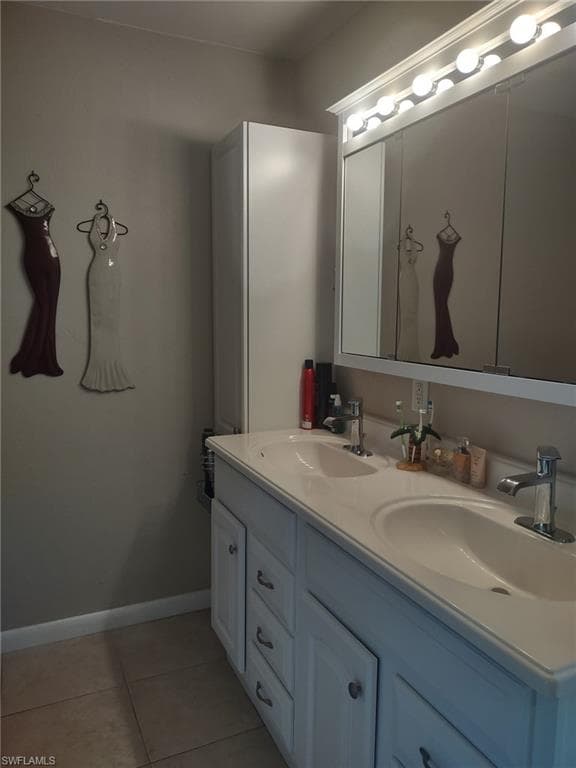 4417 Country Club BLVD # B8, CAPE CORAL FL 33904-9