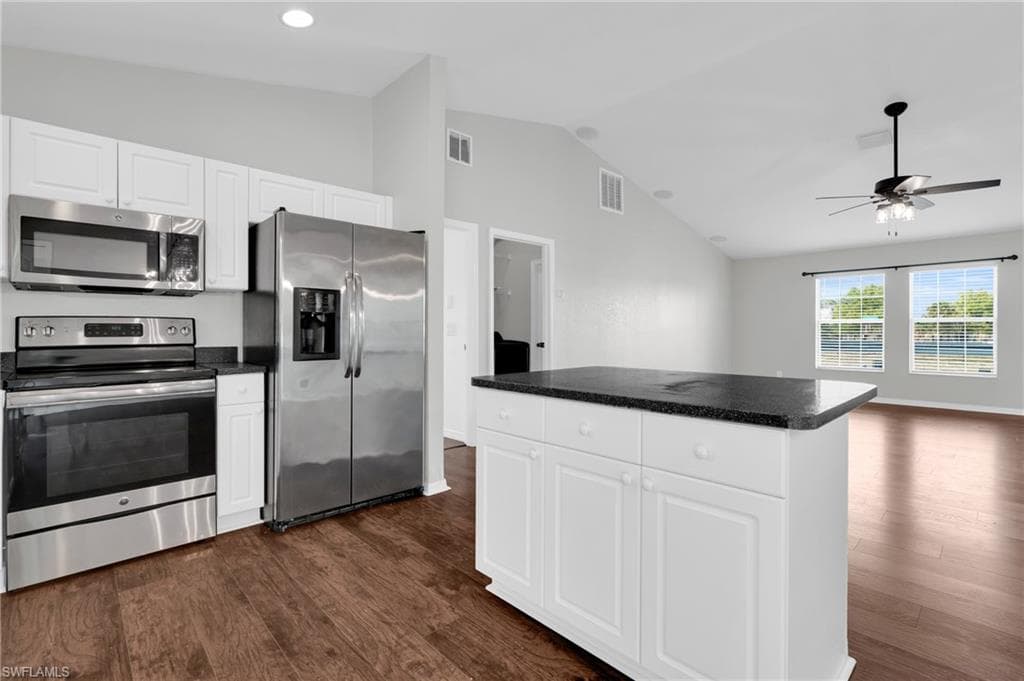 6121 Hutton CT, FORT MYERS FL 33905-8