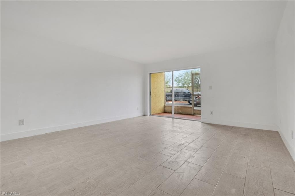2366 E. Mall Dr Apt. 101-11