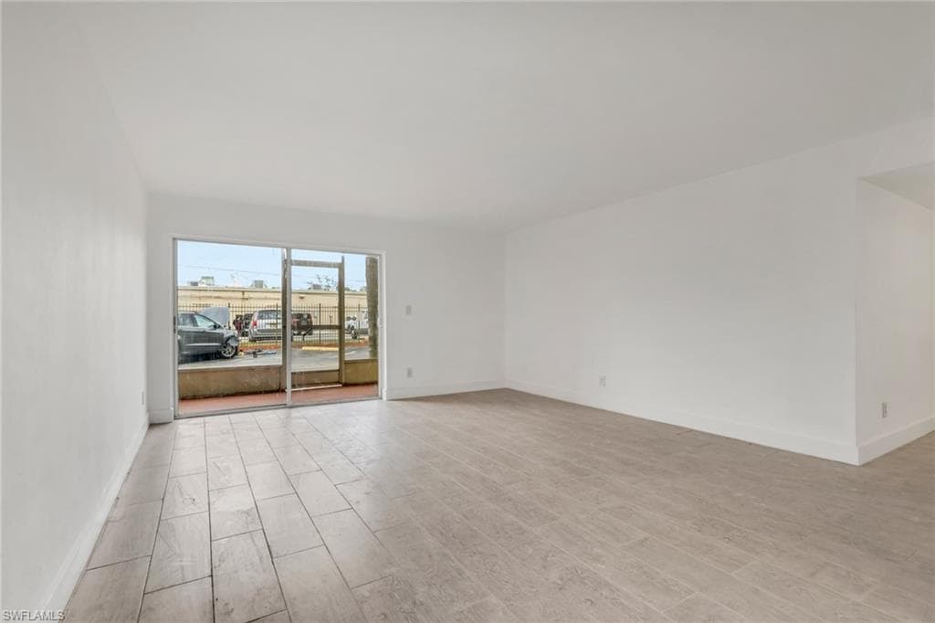 2366 E. Mall Dr Apt. 101-8