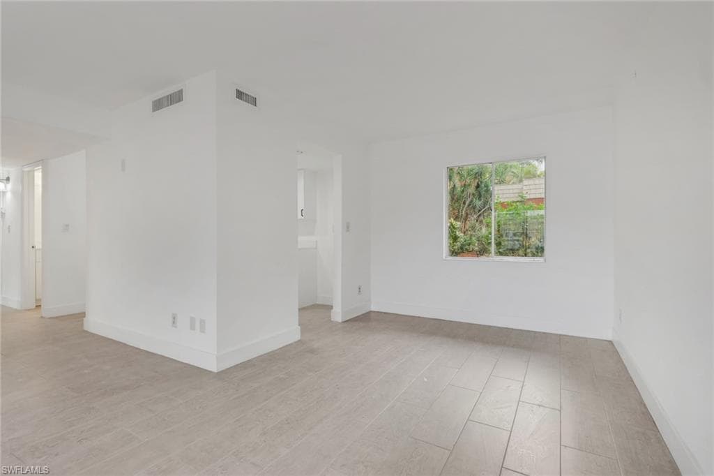 2366 E. Mall Dr Apt. 101-9