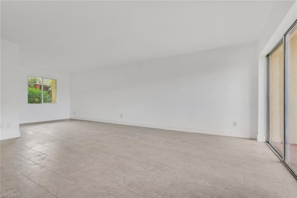 2366 E. Mall Dr Apt. 101-13