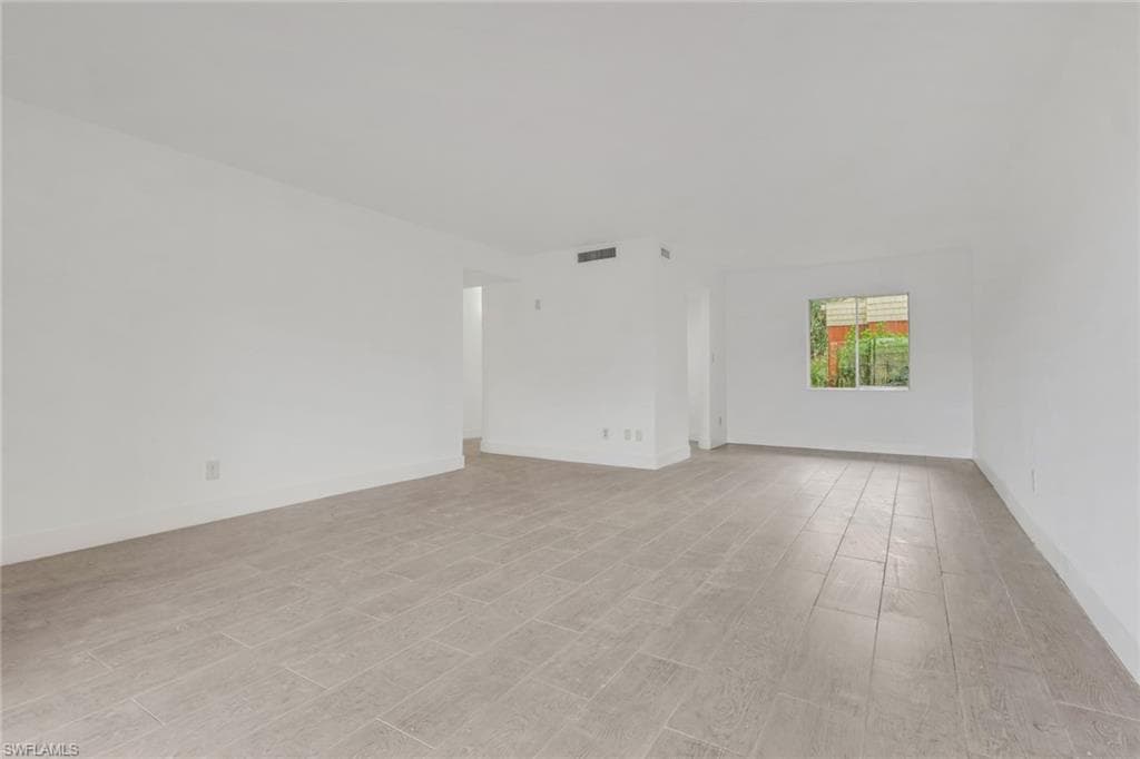 2366 E. Mall Dr Apt. 101-14
