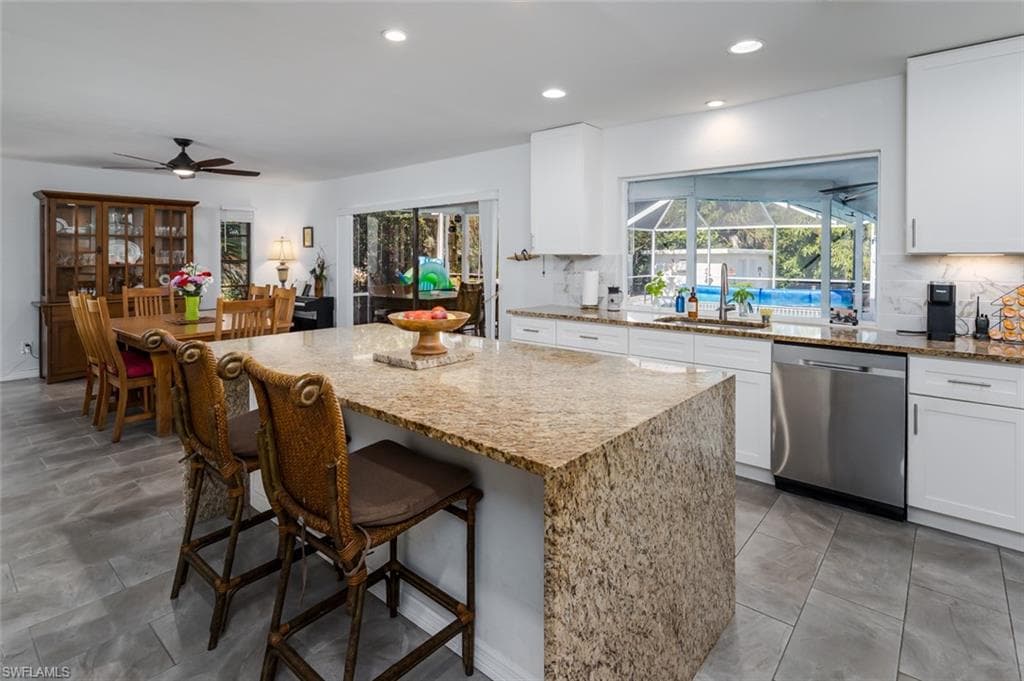 661 Valley DR-12