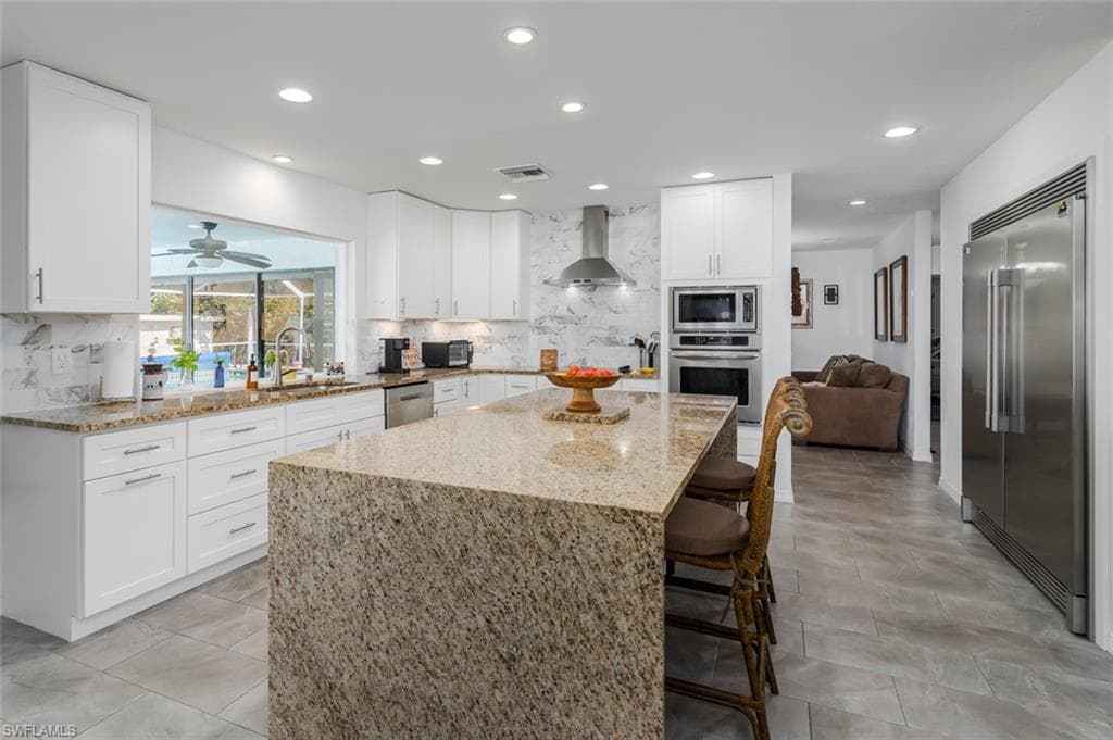 661 Valley DR-11