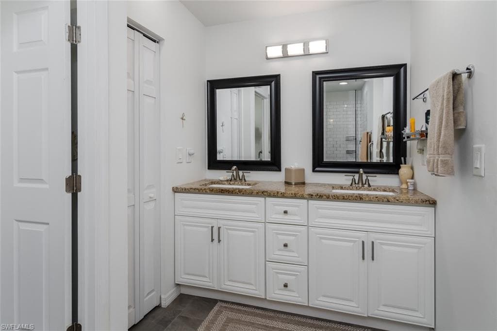661 Valley DR-23