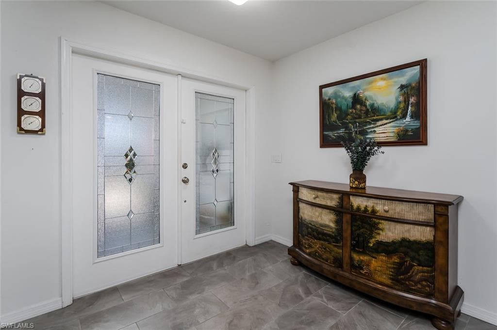 661 Valley DR-9