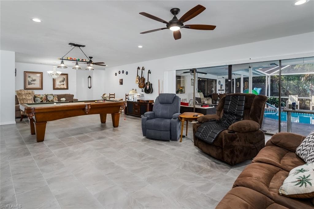 661 Valley DR-20