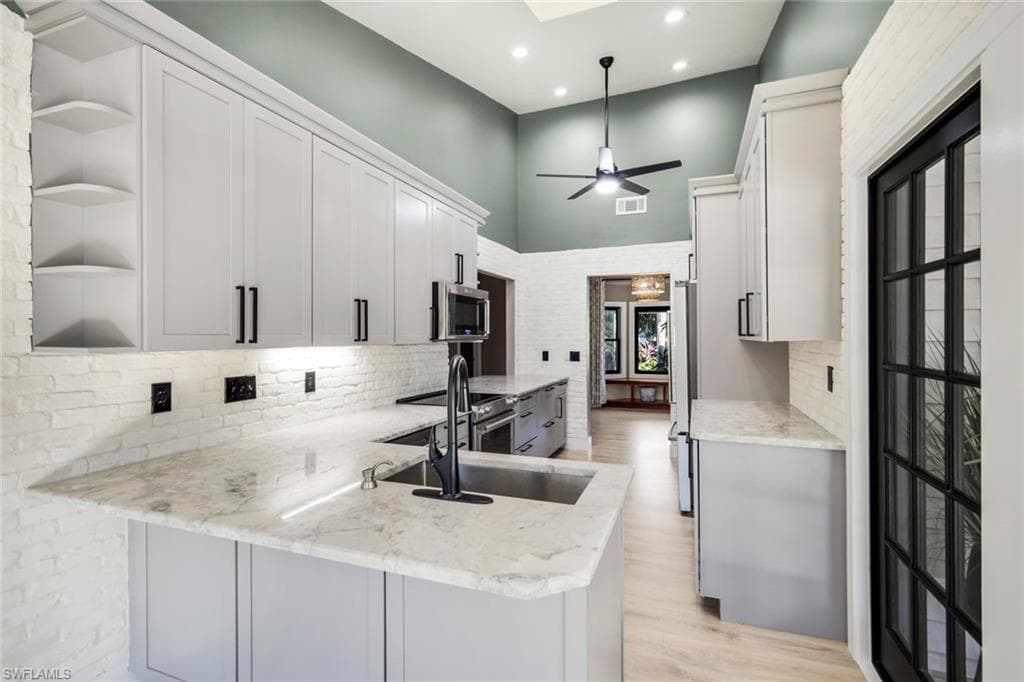 7239 Hendry Creek DR, FORT MYERS FL 33908-7