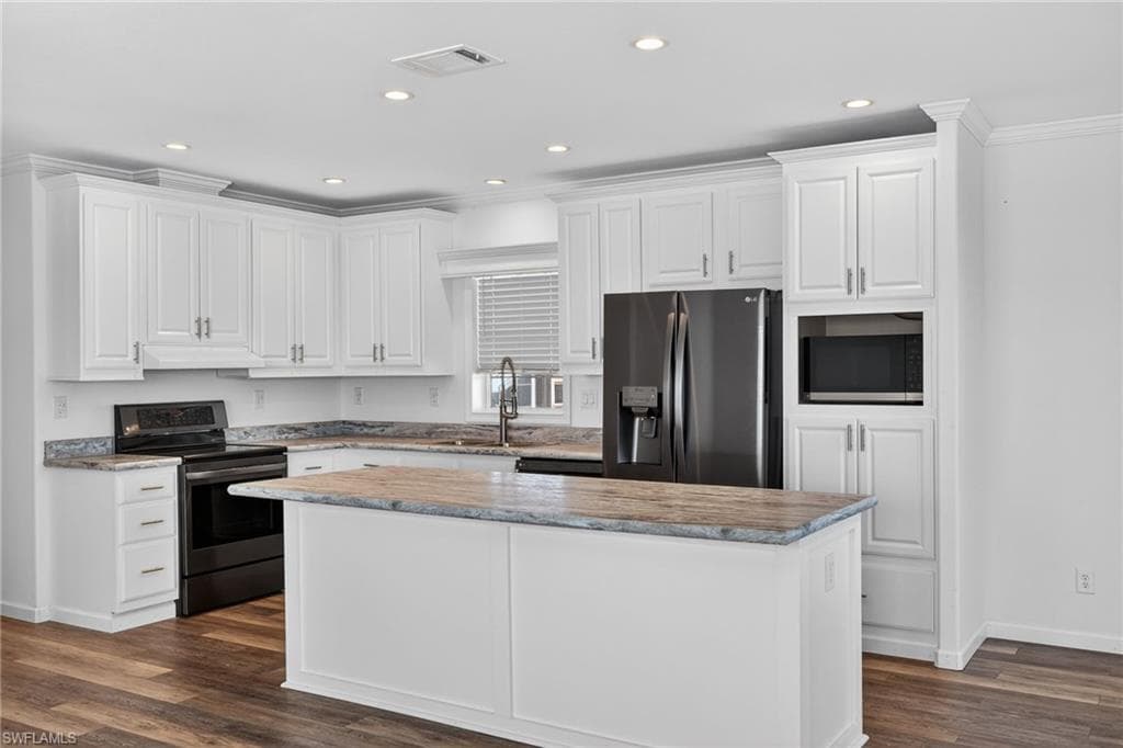 14729 Constitution WAY, NORTH FORT MYERS FL 33917-9