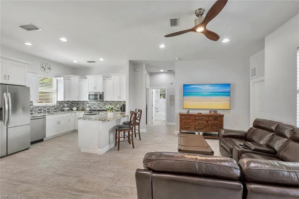 3196 Connecticut AVE, NAPLES FL 34112-5