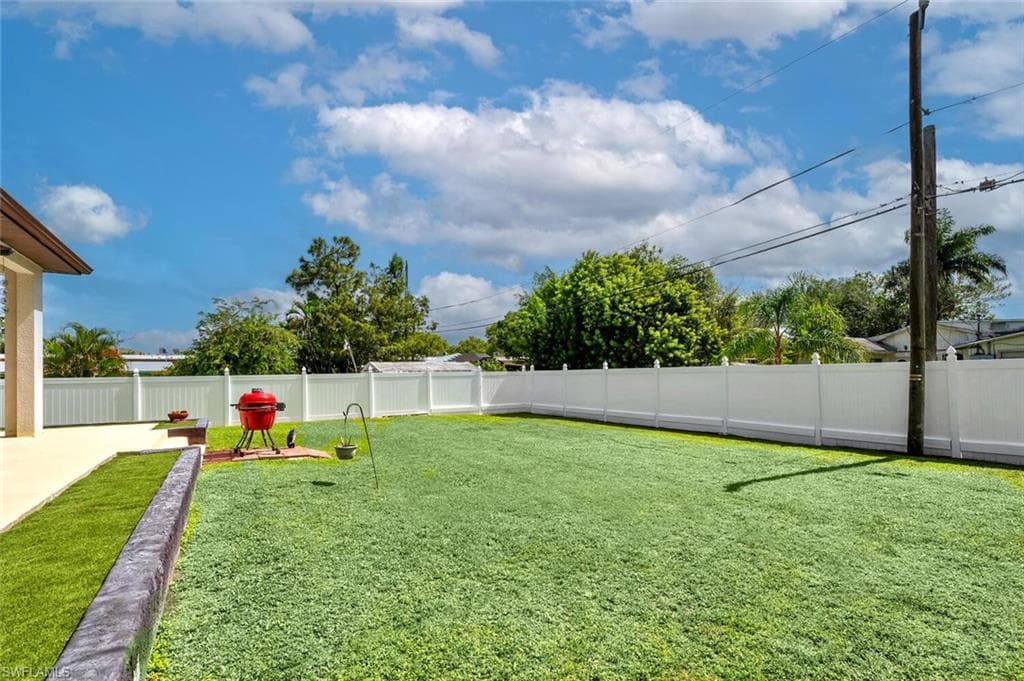 3196 Connecticut AVE, NAPLES FL 34112-25