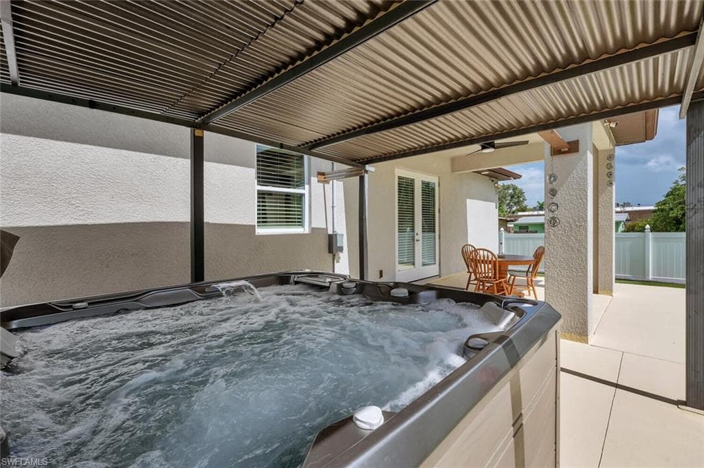 3196 Connecticut AVE, NAPLES FL 34112-31