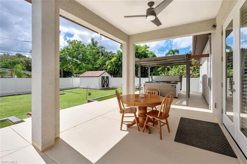 3196 Connecticut AVE, NAPLES FL 34112-33