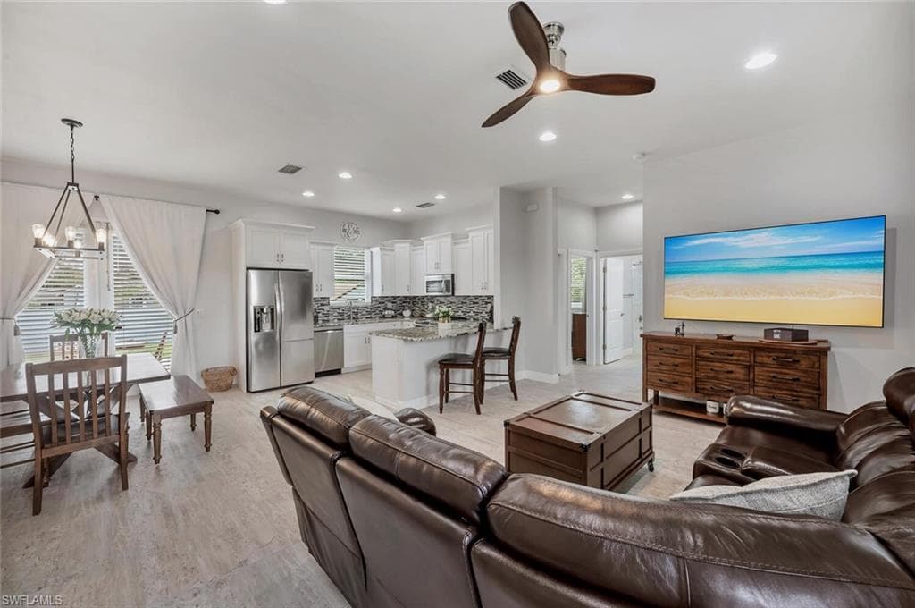 3196 Connecticut AVE, NAPLES FL 34112-3