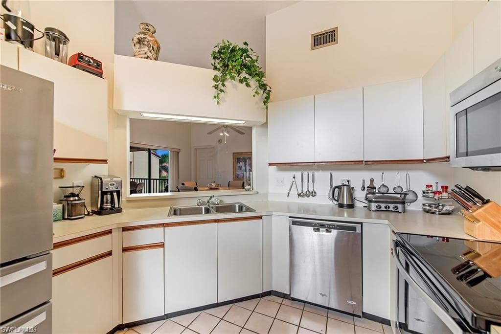 643 Beachwalk CIR D-202-7