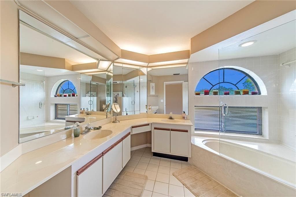 643 Beachwalk CIR D-202-14