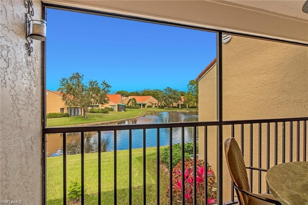 643 Beachwalk CIR D-202-8